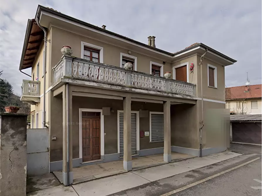 Immagine 13 di Stabile in vendita  in Via Umberto I a Trofarello