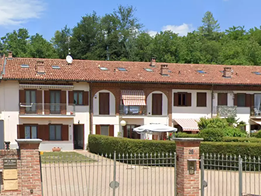 Immagine 1 di Appartamento in vendita  in Via Borgo Valentino a Arignano