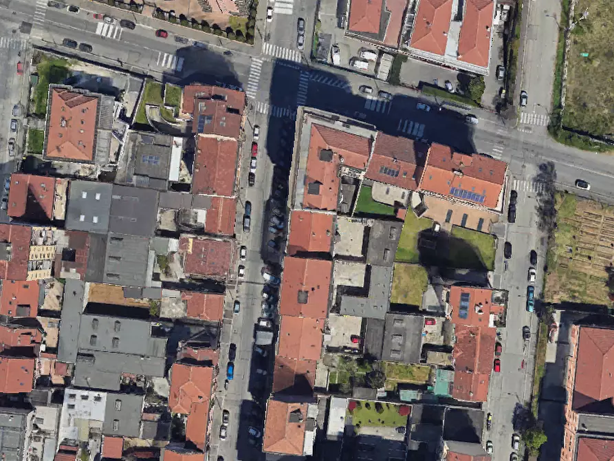 Immagine 1 di Garage in vendita  in Via Massari  a Torino