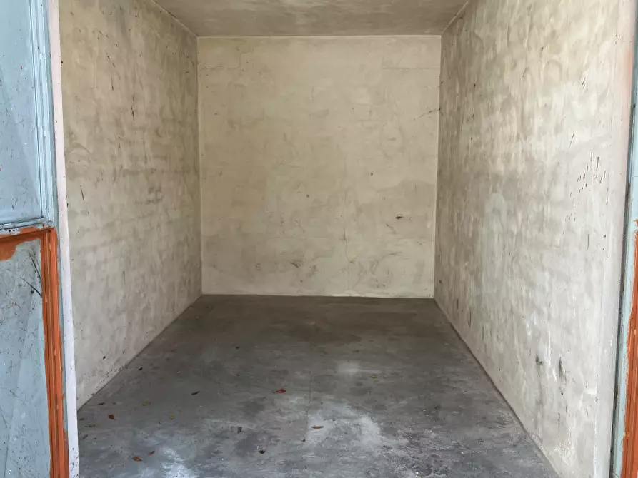 Immagine 3 di Garage in vendita  in Strada Rebaude a Moncalieri