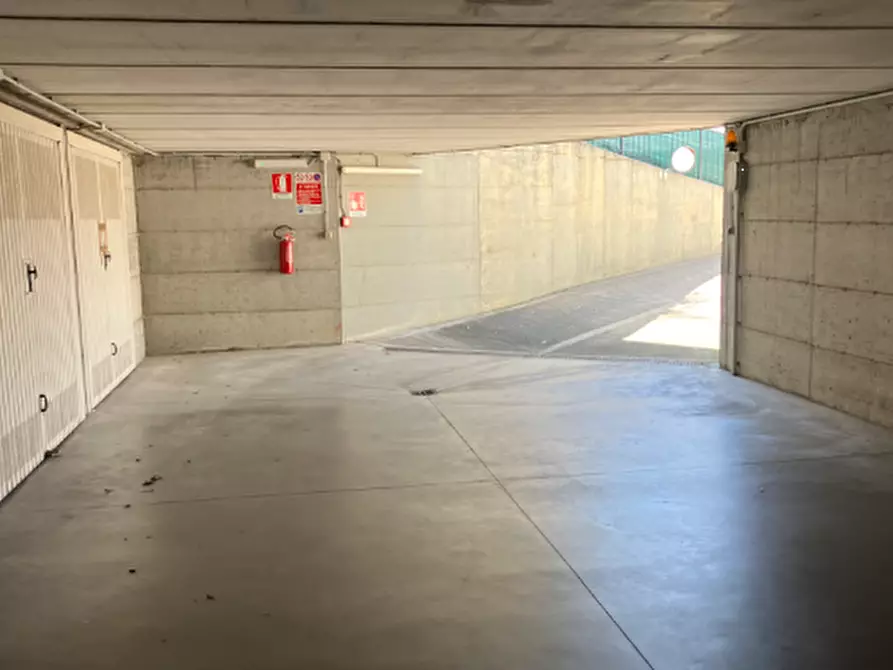 Immagine 3 di Garage in vendita  in Strada Genova a Moncalieri