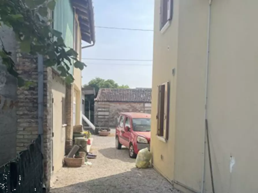 Immagine 3 di Porzione di casa in vendita  in Via Santa Libera a Sernaglia Della Battaglia