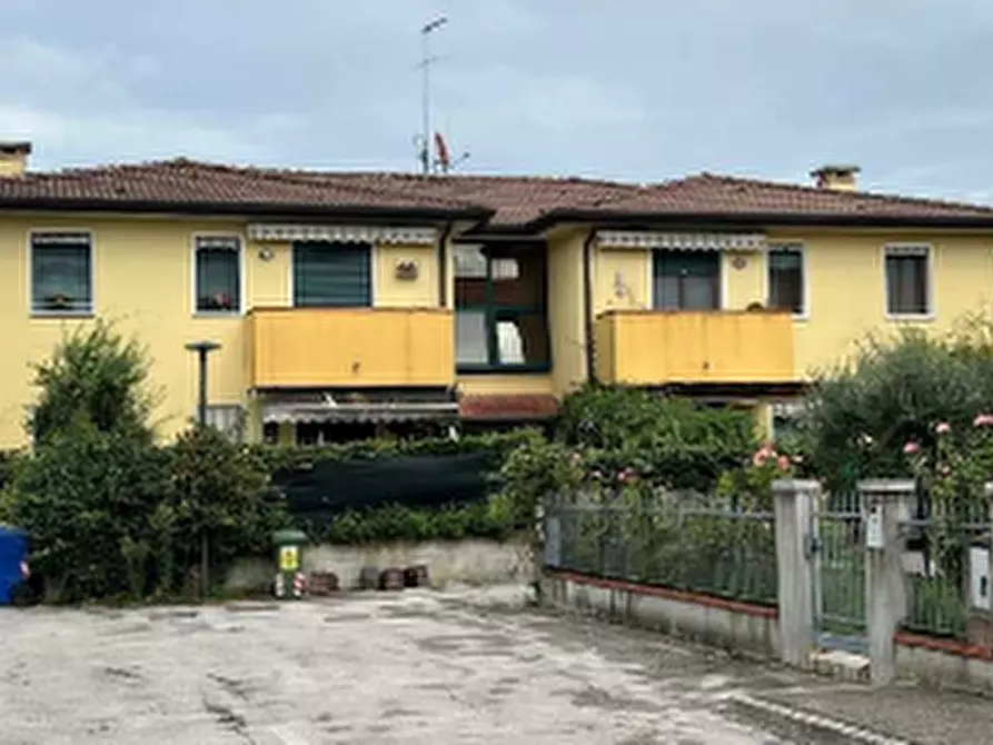 Immagine 2 di Appartamento in vendita  in Via Mahatma Ghandi a Casale Sul Sile