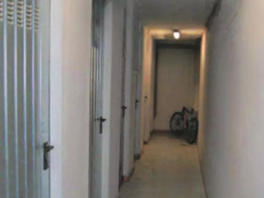 Immagine 2 di Magazzino in vendita  in Via Pistoiese a Campi Bisenzio