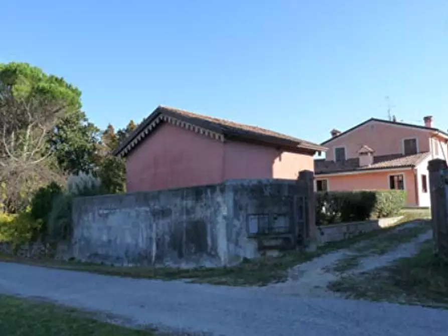 Immagine 25 di Azienda agricola in vendita  in Via Bonemi a Colle Umberto