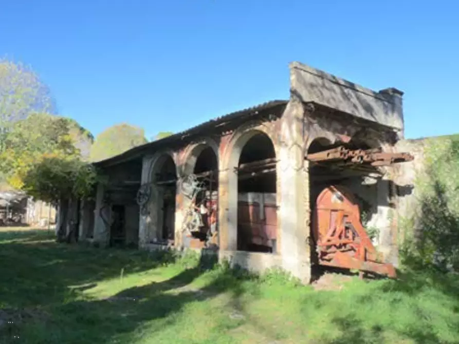 Immagine 34 di Azienda agricola in vendita  in Via Bonemi a Colle Umberto