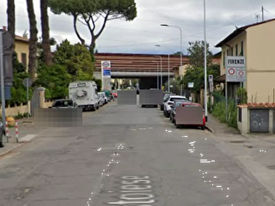 Immagine 3 di Magazzino in vendita  in Via Pistoiese a Campi Bisenzio