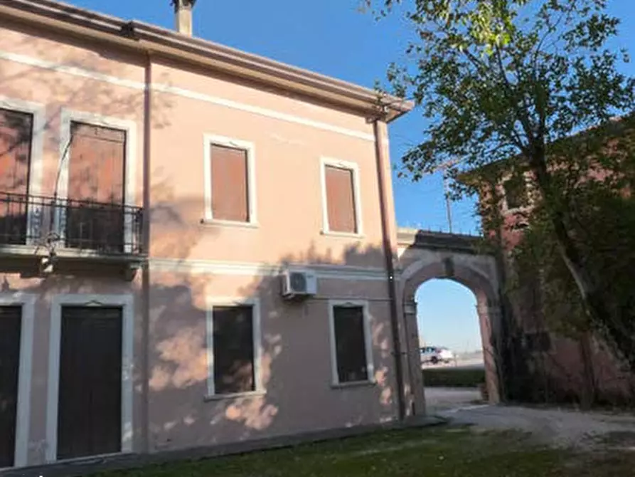 Immagine 2 di Azienda agricola in vendita  in Via Bonemi a Colle Umberto