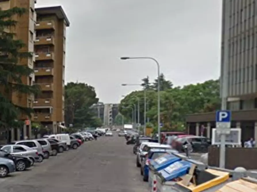 Immagine 2 di Negozio in vendita  in Via Adolfo Antognoli a Firenze