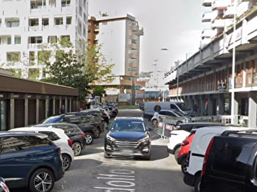 Immagine 3 di Negozio in vendita  in Via Adolfo Antognoli a Firenze