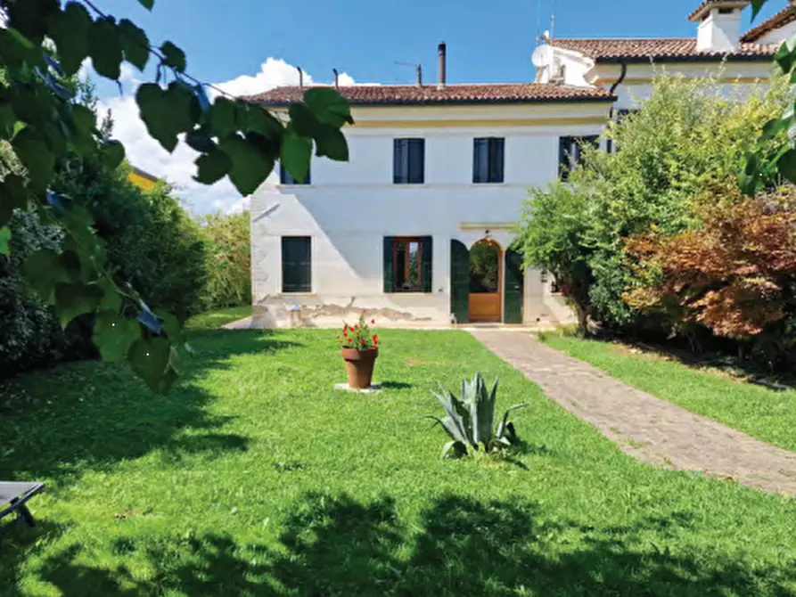 Immagine 3 di Porzione di casa in vendita  in Via Gioacchino Rossini  a Trevignano