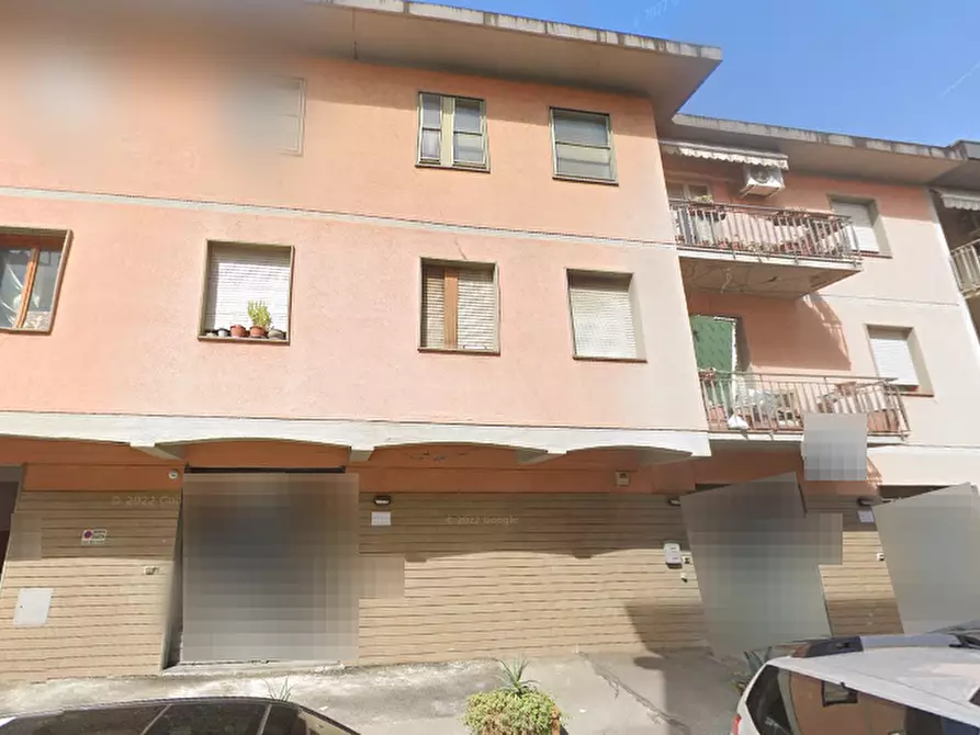 Immagine 12 di Appartamento in vendita  in Via Emilio Boni a Prato