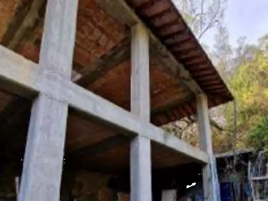 Immagine 6 di Stabile in vendita  in Via Mugellese a Prato