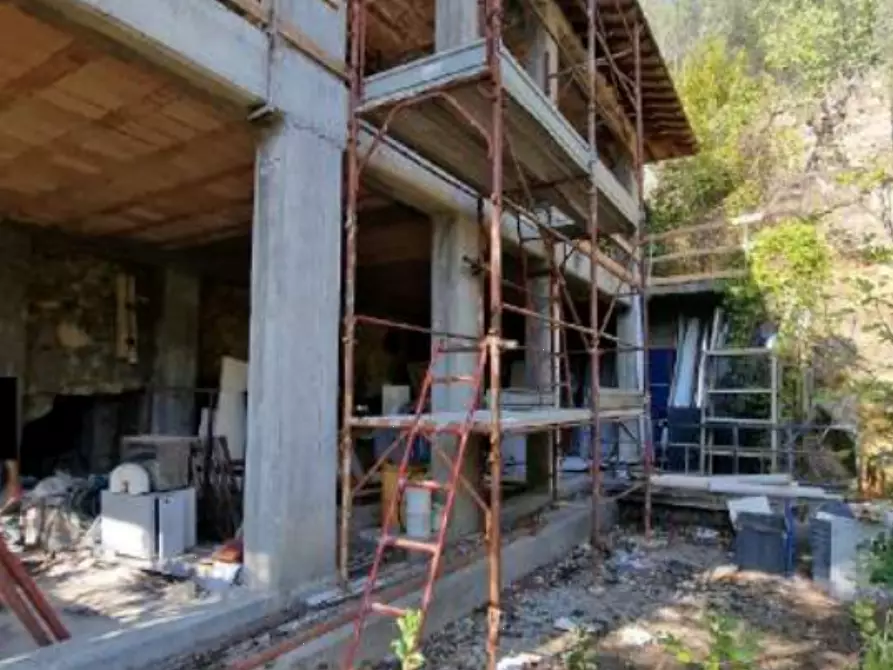 Immagine 8 di Stabile in vendita  in Via Mugellese a Prato