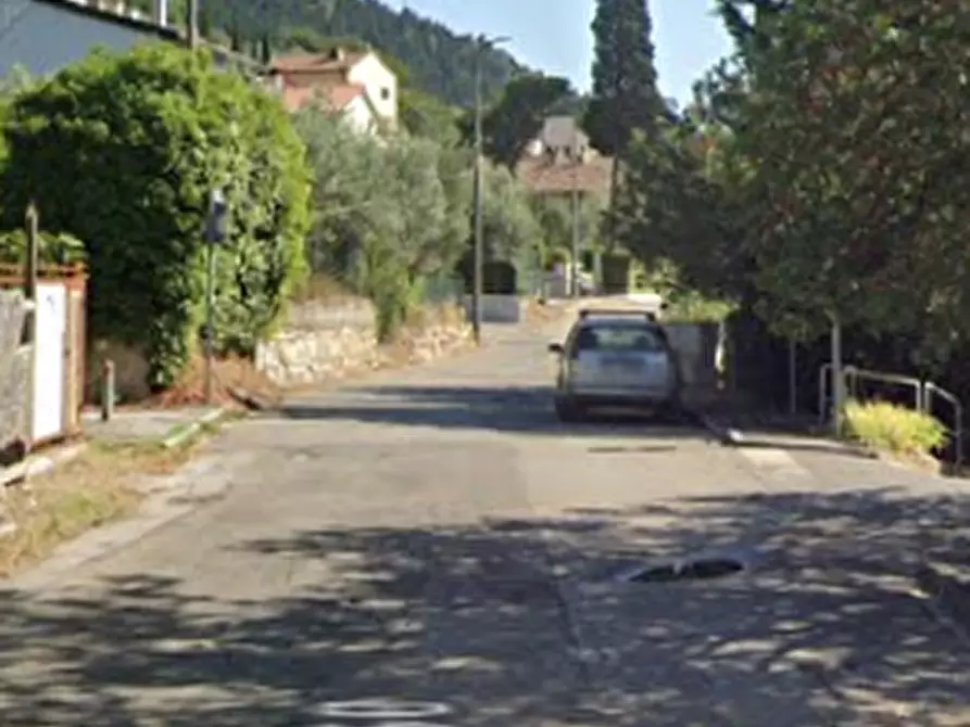 Immagine 9 di Stabile in vendita  in Via Mugellese a Prato