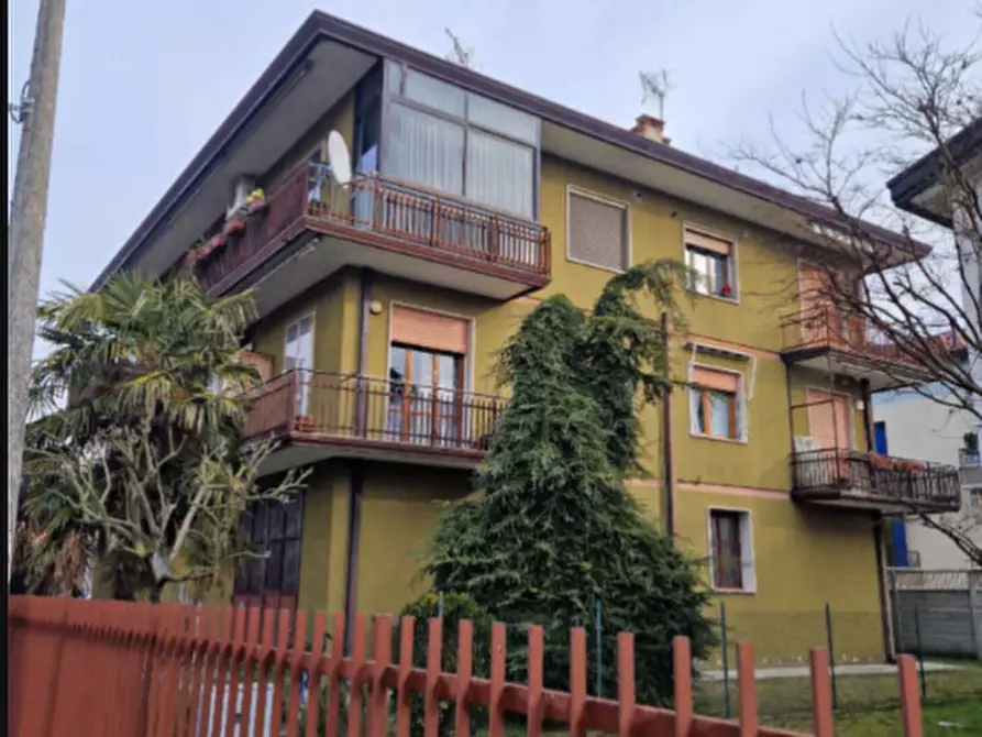 Immagine 1 di Appartamento in vendita  in Via Monsignore Giuseppe Bellini a Fosso'