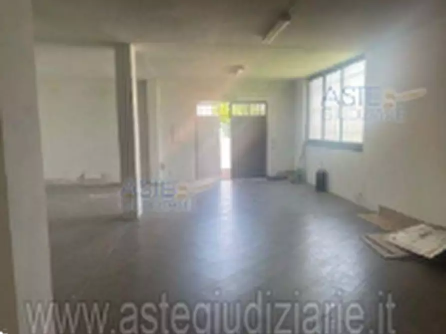 Immagine 5 di Negozio in vendita  in Via Ilaria Alpi a Scarperia