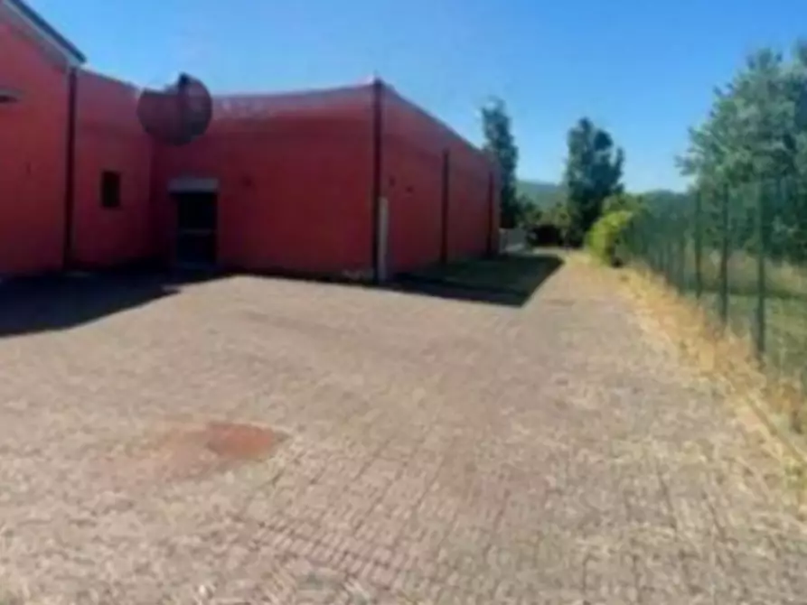 Immagine 7 di Negozio in vendita  in Via Ilaria Alpi a Scarperia