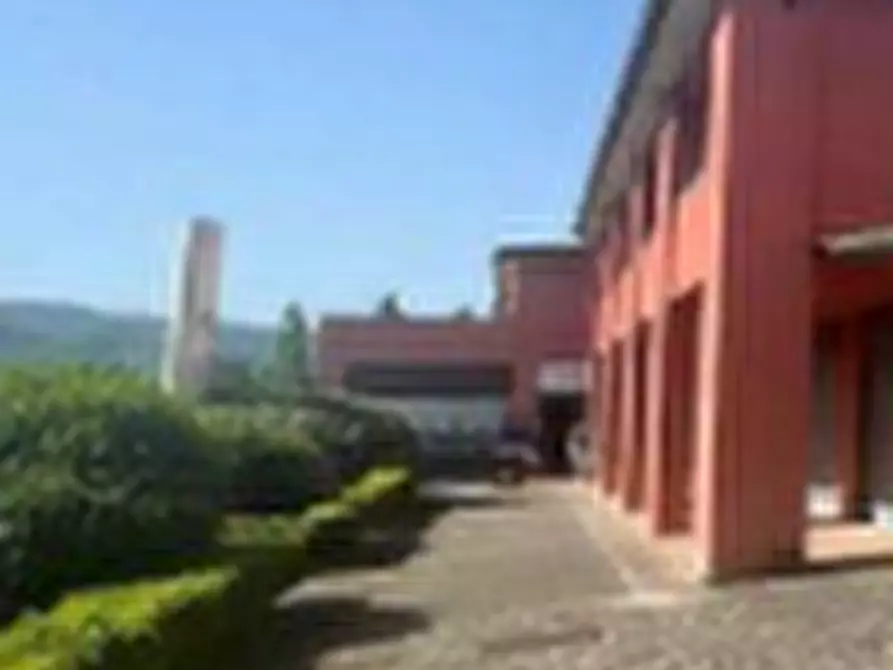 Immagine 6 di Negozio in vendita  in Via Ilaria Alpi a Scarperia