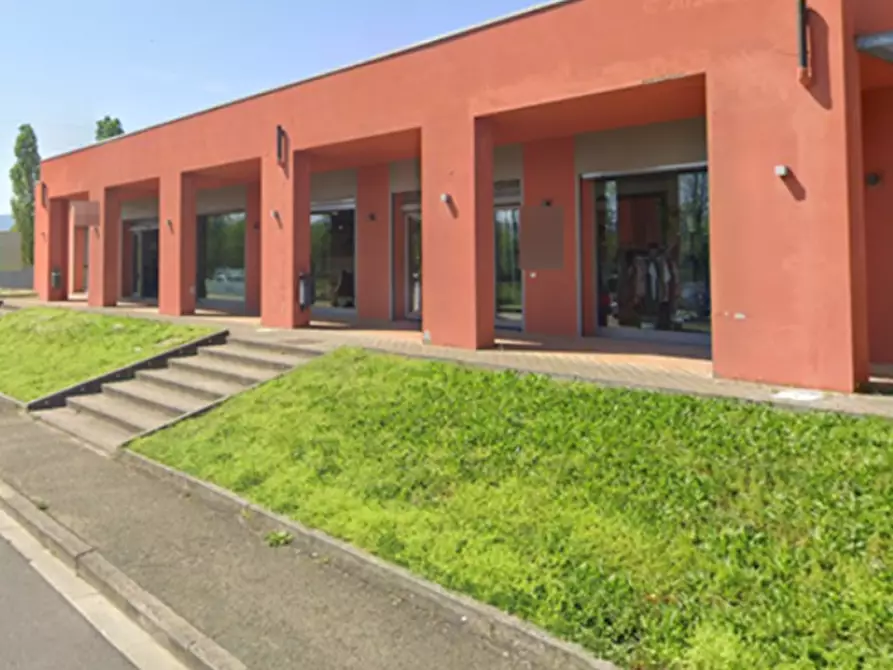 Immagine 1 di Negozio in vendita  in Via Ilaria Alpi a Scarperia