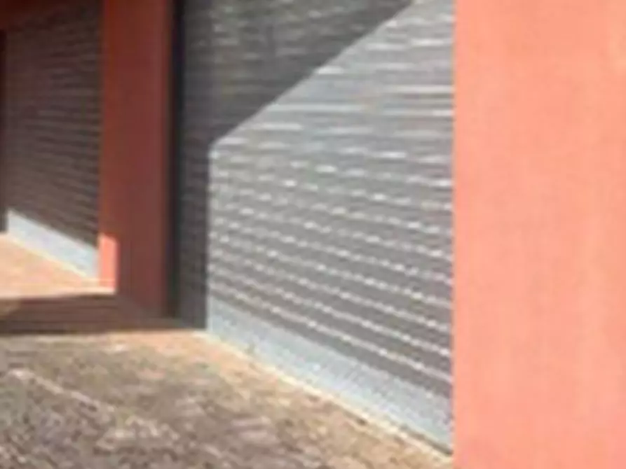 Immagine 5 di Negozio in vendita  in Via Ilaria Alpi a Scarperia