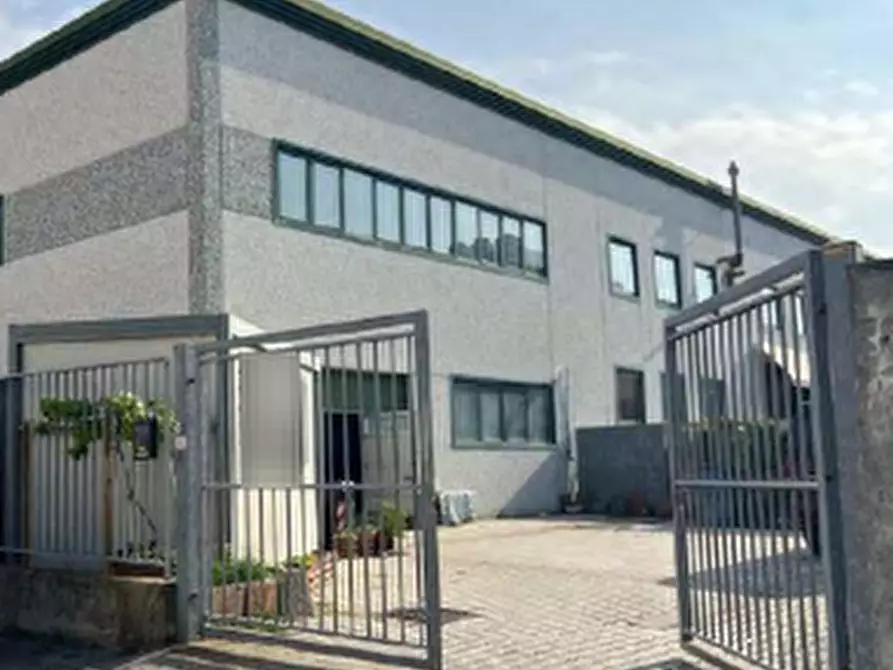 Immagine 1 di Laboratorio in vendita  in Via Pietro Gobetti a Signa