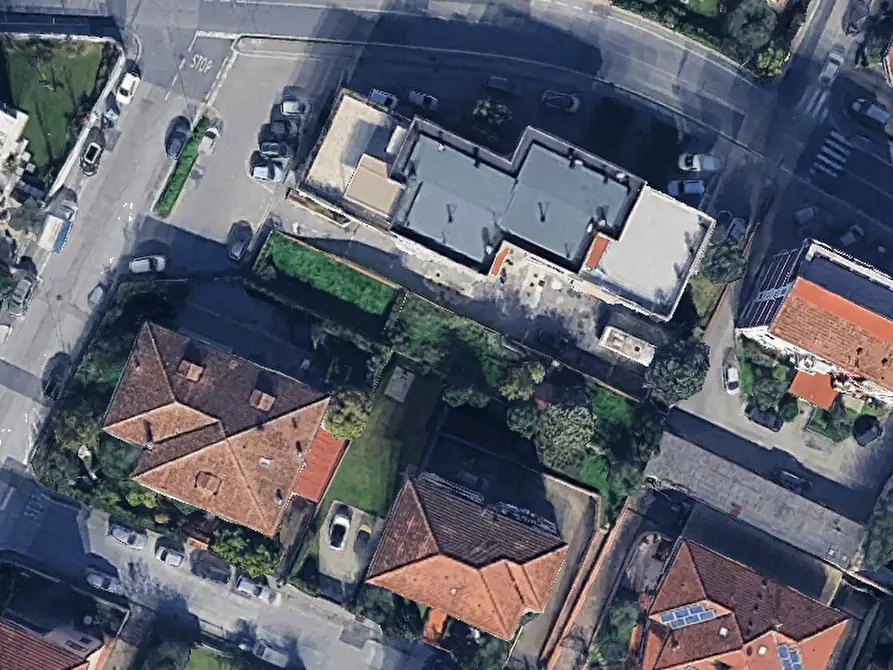 Immagine 4 di Negozio in vendita  in Via Montalese a Montemurlo