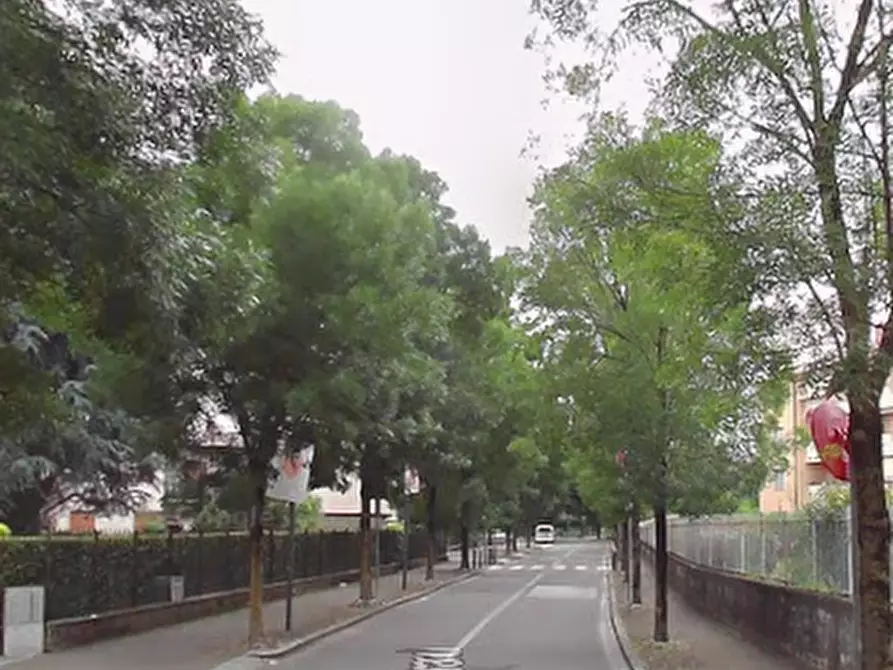 Immagine 6 di Garage in vendita  in Via Bravi a Terno D'isola