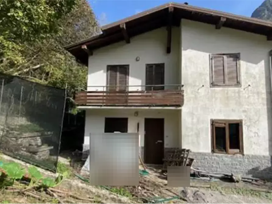 Immagine 1 di Villetta a schiera in vendita  in Via Gavazzo a Valbondione