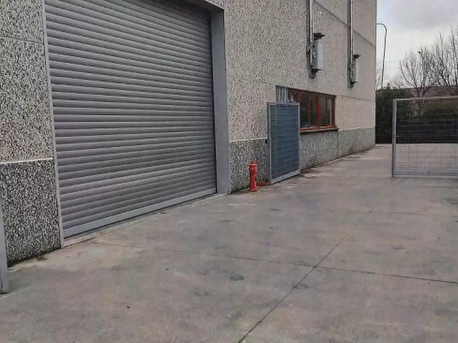 Immagine 1 di Capannone industriale in vendita  in Via Sorte  a Barzana