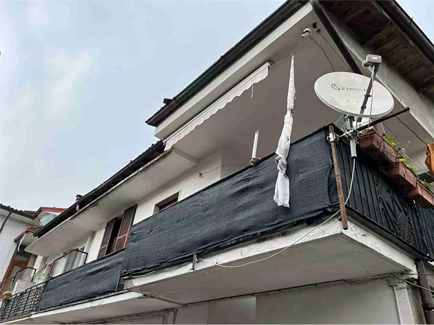 Immagine 1 di Appartamento in vendita  in Via Fratelli Manenti  a Castelli Calepio