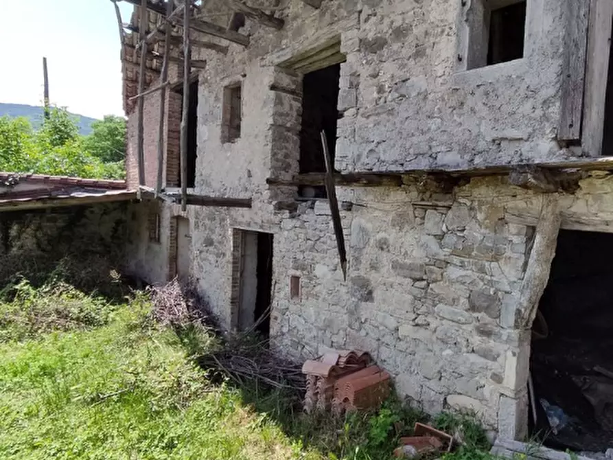 Immagine 3 di Rustico / casale in vendita  in Frazione Osgnetto a San Leonardo
