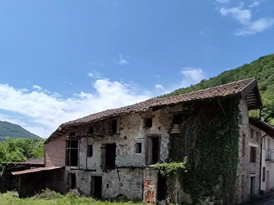 Immagine 4 di Rustico / casale in vendita  in Frazione Osgnetto a San Leonardo