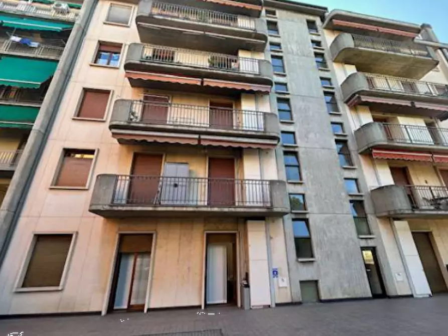 Immagine 2 di Ufficio in vendita  in Via Natale Morzenti a Bergamo