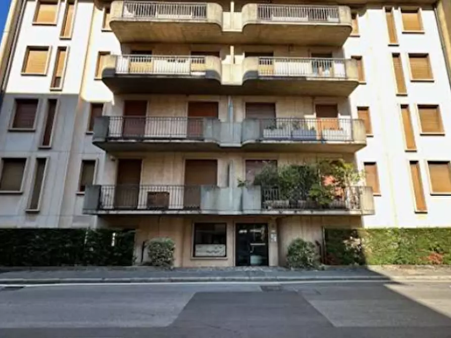 Immagine 4 di Ufficio in vendita  in Via Natale Morzenti a Bergamo