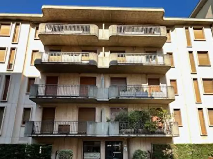 Immagine 5 di Ufficio in vendita  in Via Natale Morzenti a Bergamo