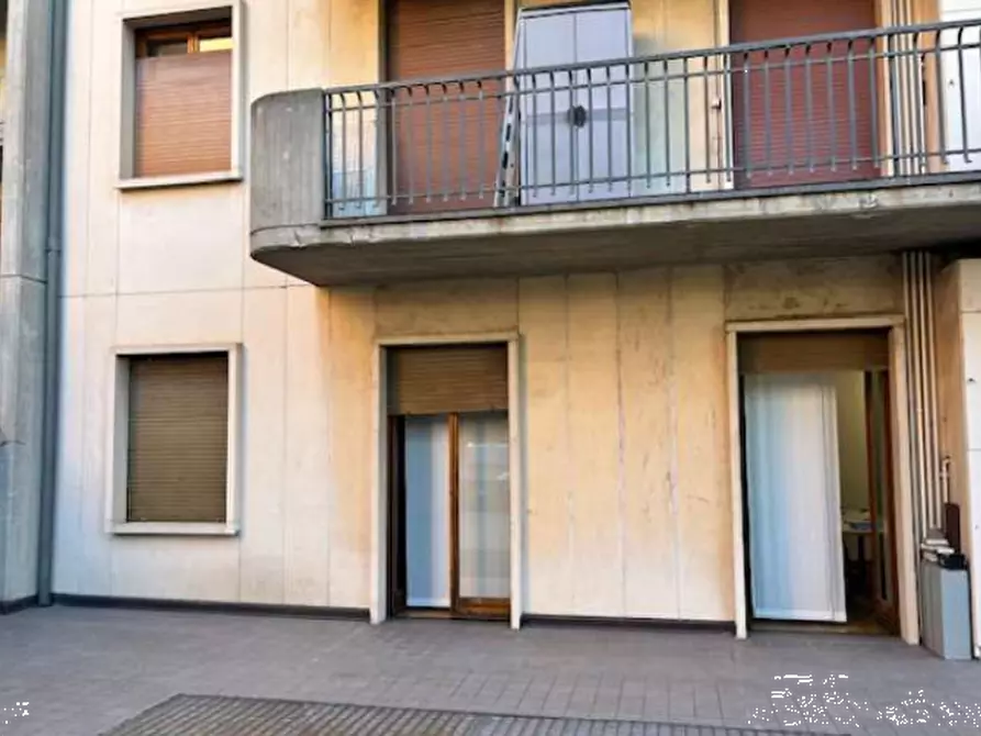 Immagine 7 di Ufficio in vendita  in Via Natale Morzenti a Bergamo