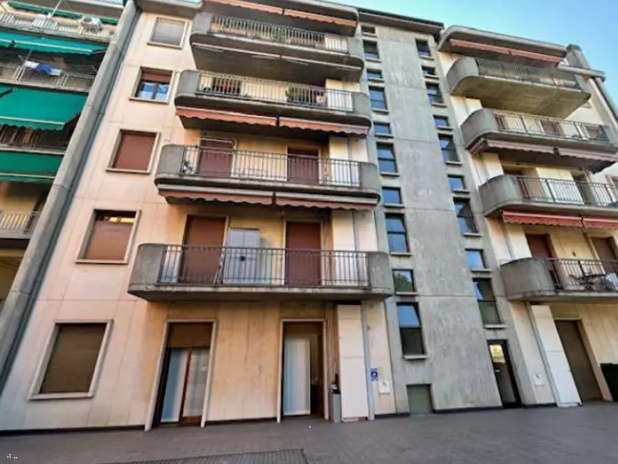 Immagine 8 di Ufficio in vendita  in Via Natale Morzenti a Bergamo