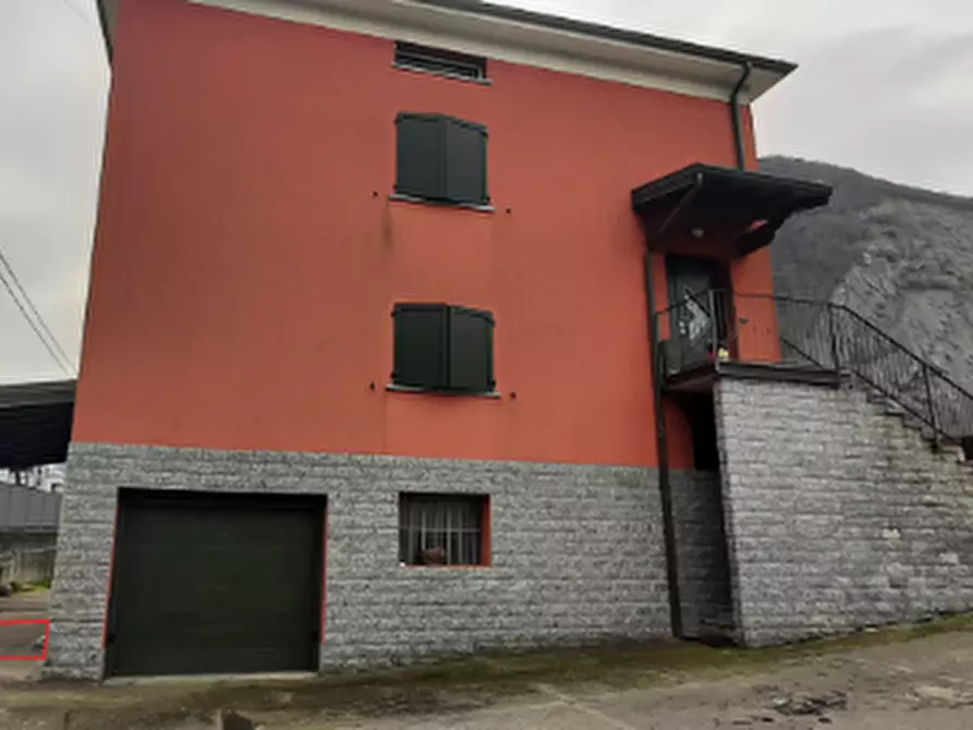 Immagine 4 di Villa in vendita  in Via Nazionale a Casazza