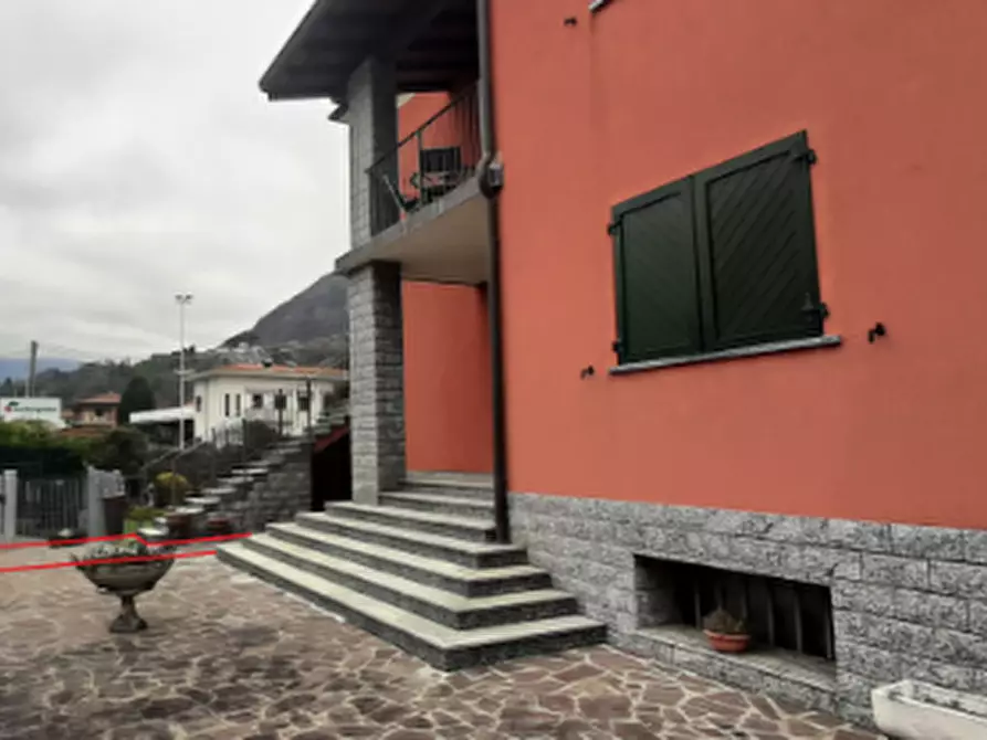 Immagine 10 di Villa in vendita  in Via Nazionale a Casazza