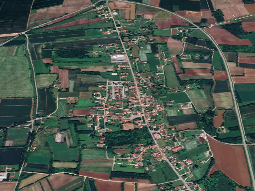 Immagine 10 di Porzione di casa in vendita  in Vicolo San Martino a Aviano