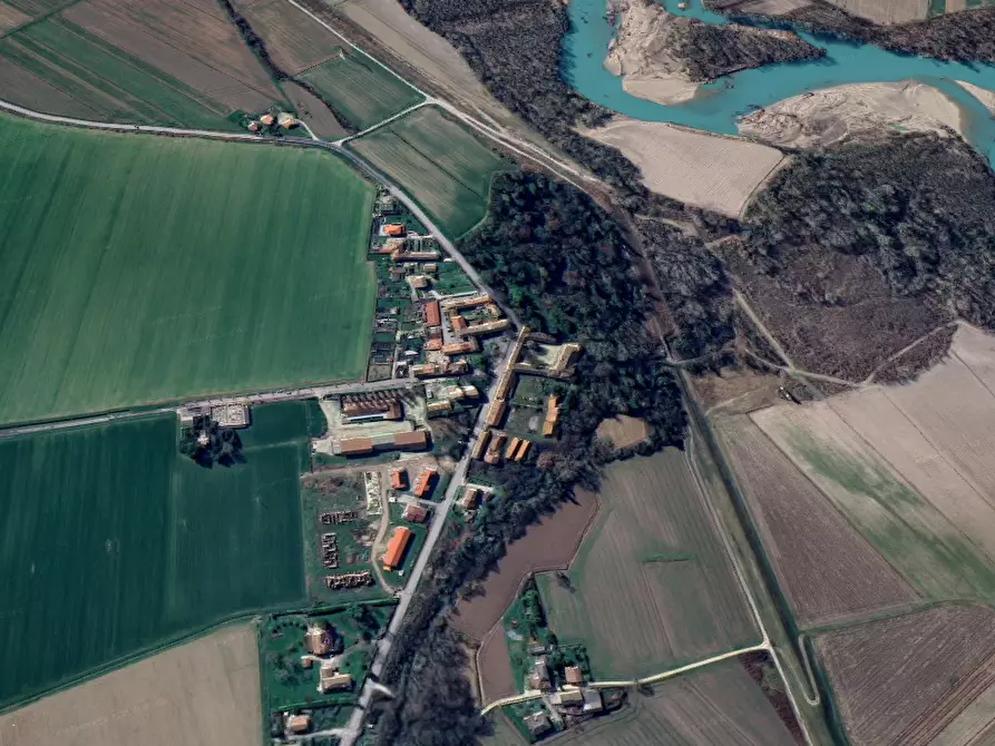 Immagine 9 di Magazzino in vendita  in Piazza Vittorio De Asarta a Ronchis