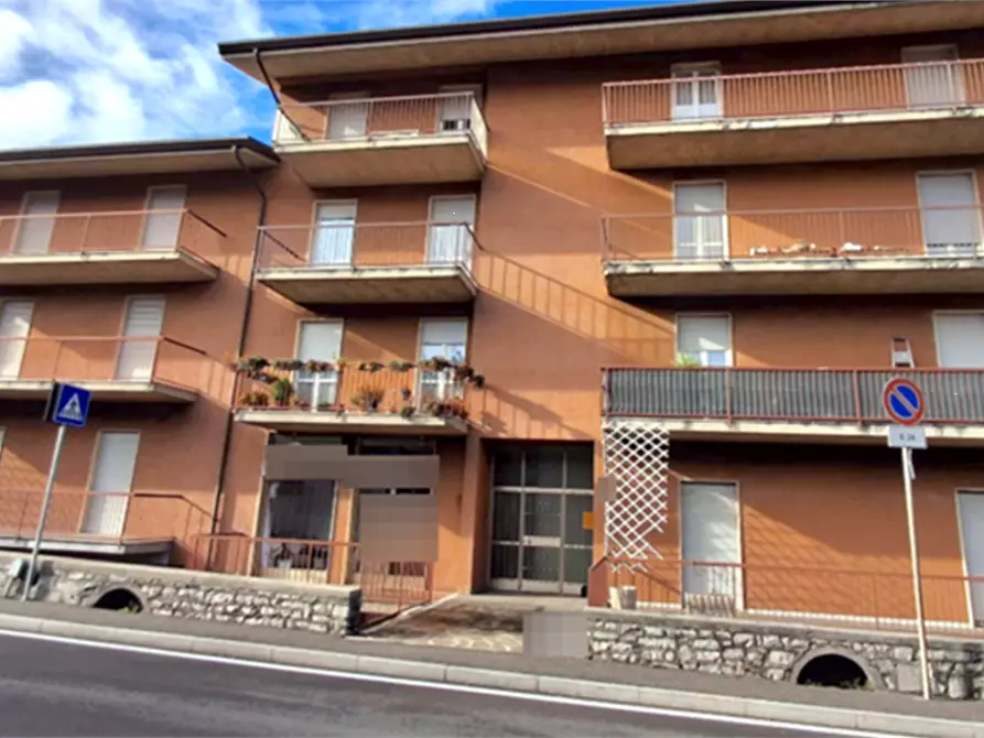 Immagine 1 di Appartamento in vendita  in Via Verdi  a Leffe