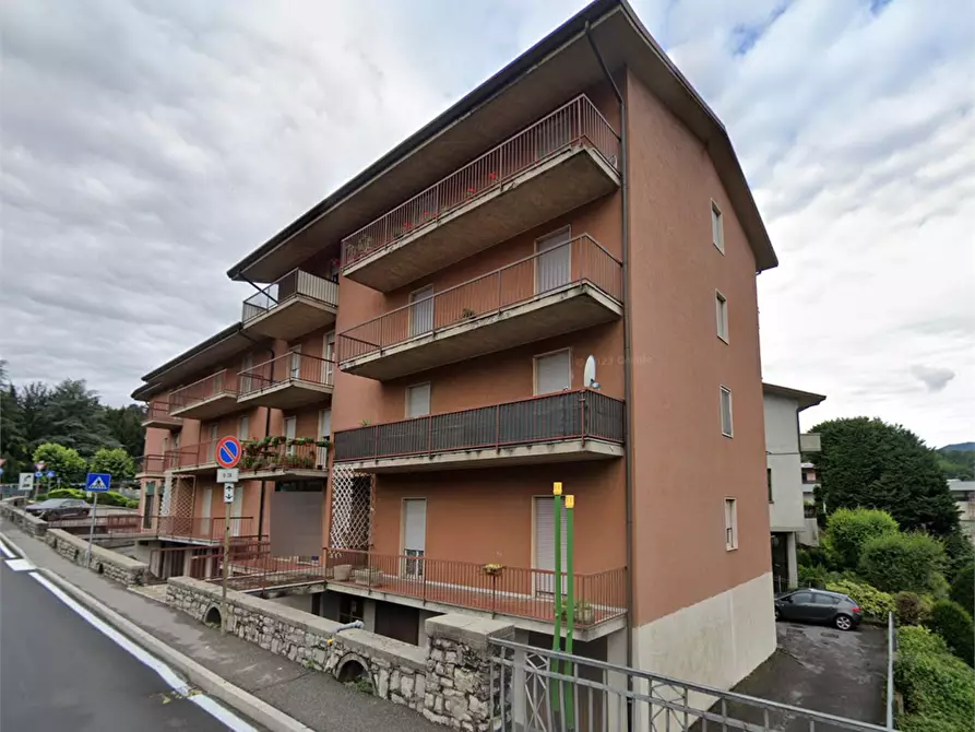 Immagine 12 di Appartamento in vendita  in Via Verdi  a Leffe