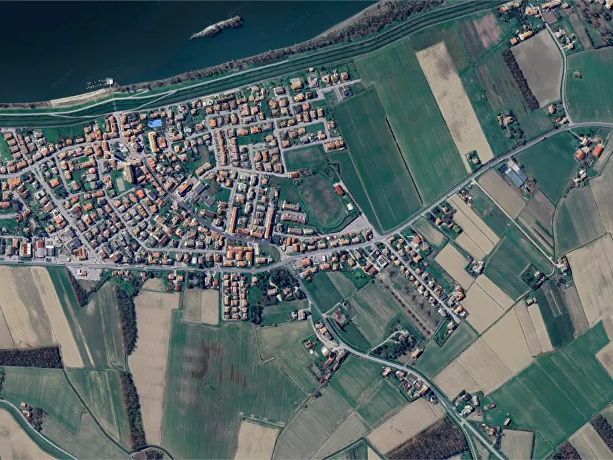 Immagine 1 di Porzione di casa in vendita  in Via Maffei  a Stienta