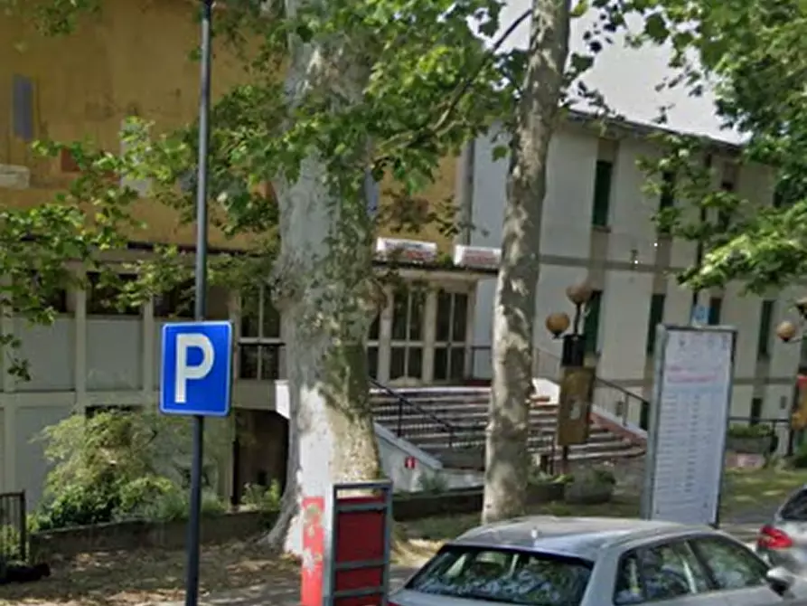 Immagine 3 di Stabile in vendita  in Via Guglielmo Marconi a Rovigo