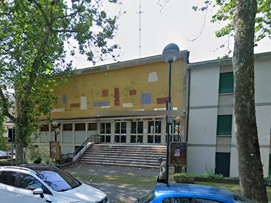 Immagine 1 di Stabile in vendita  in Via Guglielmo Marconi a Rovigo