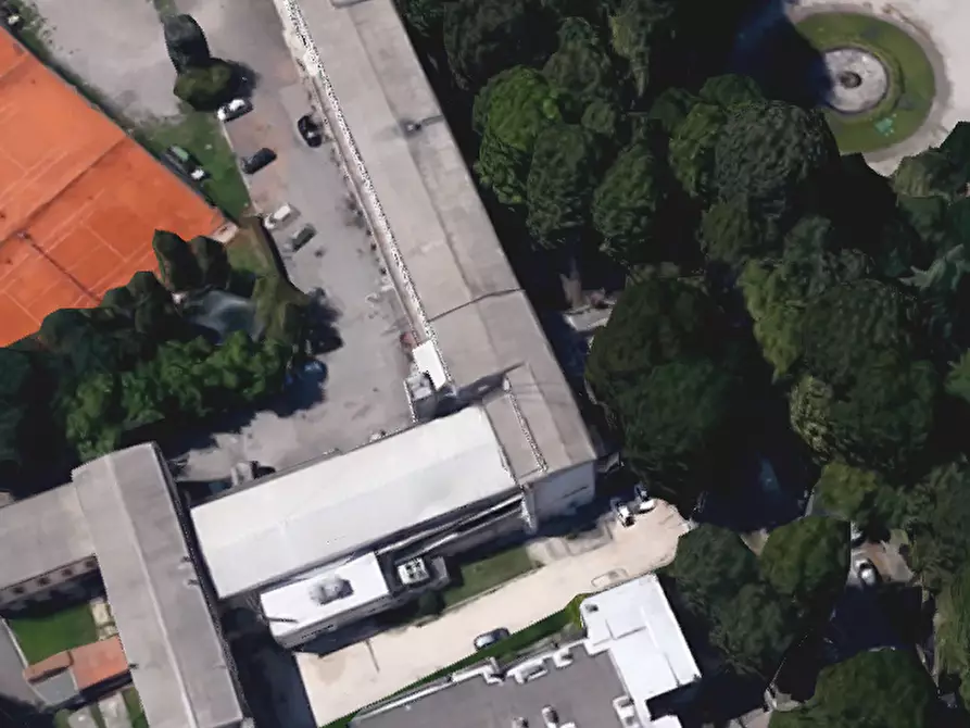 Immagine 7 di Stabile in vendita  in Via Guglielmo Marconi a Rovigo