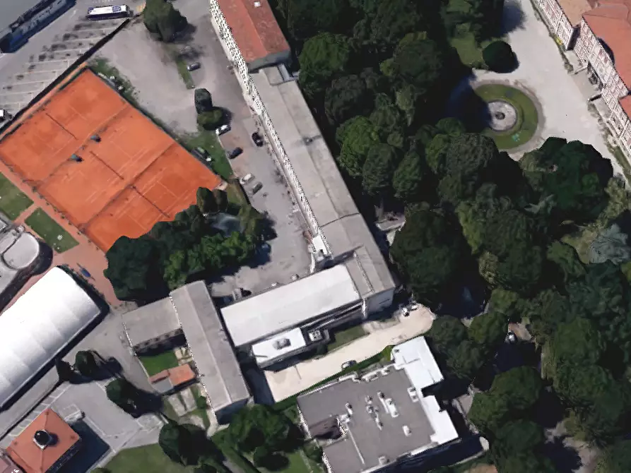 Immagine 8 di Stabile in vendita  in Via Guglielmo Marconi a Rovigo