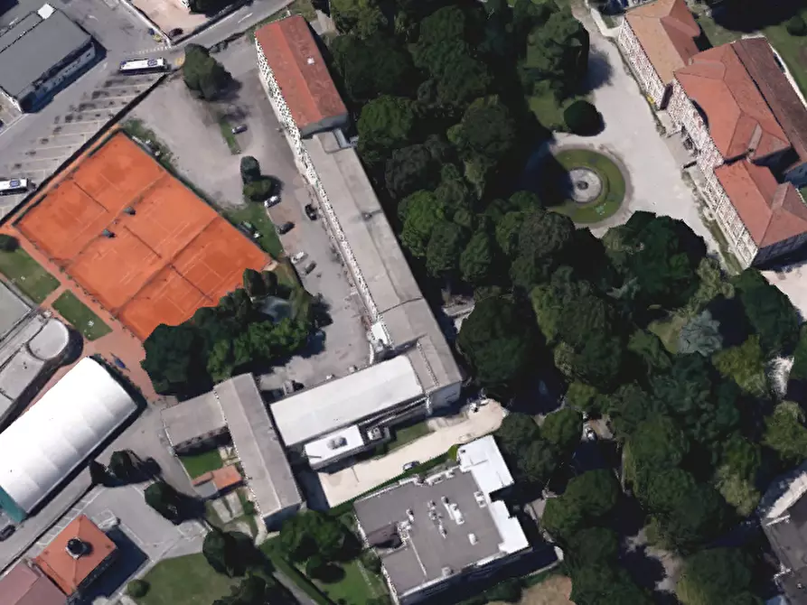 Immagine 9 di Stabile in vendita  in Via Guglielmo Marconi a Rovigo